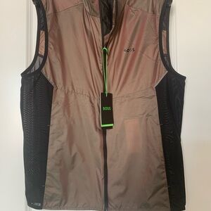 NWT Men’s Hugo Boss V Metropolis Water Repellent Full Zip Golf Vest. Medium.